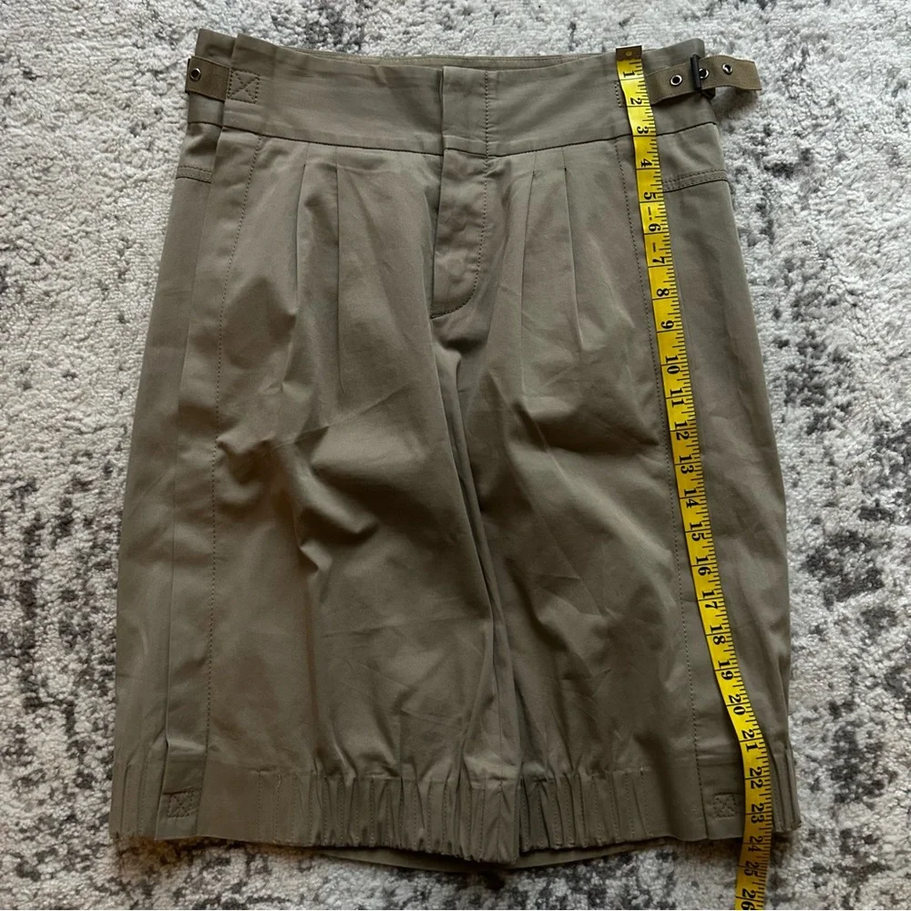 Philosophy by Alberta Ferretti Khaki Pleated Skirt with Buckle Details. Size 6